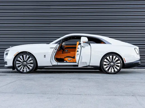 Voiture électrique de luxe 2024, coupé, avec transmission intégrale, double moteur, sièges en cuir, intérieur lumineux, pour voyages de luxe - Product Image 3