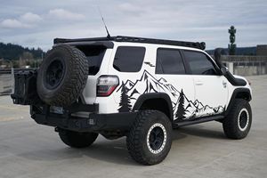 Toyota 4Runner TRD Off-Road Premium <span class=keywords><strong>4x4</strong></span> <span class=keywords><strong>2021</strong></span> d'occasion, moteur V6 4.0L, 4 roues motrices, modifications importantes, provenance occidentale - Product Image 2
