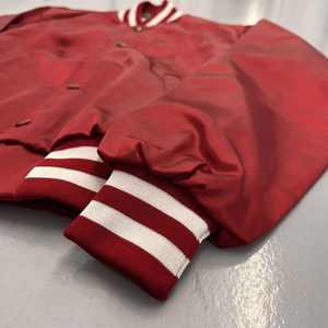 Chaqueta Bomber de Satén para Hombre al por Mayor, 100% Seda, Cuello Alto, Impermeable, con Bordado y Logotipo Personalizado - Product Image 4