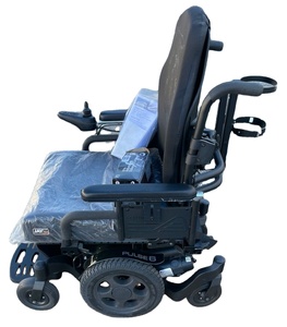 Fauteuil roulant électrique New Sunrise Medical Pulse 6 noir avec joystick, très demandé - Product Image 1