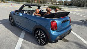 Mini Cooper Convertible 2022, motor turbo de 4 cilindros y 2.0L con 228 hp/235 lb-ft de torque - Product Image 2