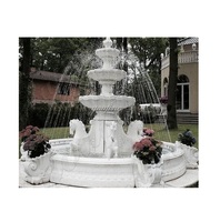 Élégante fontaine de jardin en marbre à plusieurs niveaux avec sculptures artisanales pour l'entrée de la cour Villa Patio Resort et la décoration extérieure