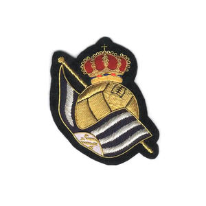 Insigne de blazer régimentaire de conception personnalisée à bas prix d'usine de haute qualité coudre sur des insignes de casquette de blazer d'uniforme de cérémonie - Product Image 4