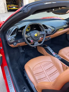 Listo para Enviar: Ferrari FERRARI 488 SPIDER RWD 2017, Auto Deportivo de Lujo Convertible, Asientos de Cuero, Excelente Estado - Product Image 6
