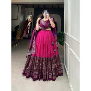 Rehaussez votre style ethnique avec ce magnifique Lehenga Choli en soie Tussar, orné d'un superbe imprimé kashmiri, design réversible, idéal pour les fêtes - Product Image 1