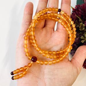 ลูกประคำอำพันบัตเตอร์สกอตช์สำหรับสวดมนต์แบบพุทธ, ลูกประคำอำพันบอลติกธรรมชาติ 108 เม็ด; เครื่องประดับสร้อยคอลูกประคำสำหรับทุกเพศทุกวัย รูปทรงกลม - Product Image 2