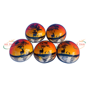 Bol en coquille de noix de coco laqué, artisanal et éco-chic |   Bol à dessert minimaliste durable et alimentaire, plat décoratif pour bibelots, idéal pour les entreprises - Product Image 2