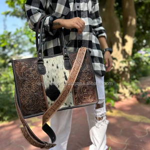 มาใหม่จริง Cowhide ขนสัตว์กระเป๋าสไตล์หนังกระเป๋าผมบนซ่อนแกะสลักมือ Toled กระเป๋าสําหรับสตรีหลายใช้ - Product Image 3
