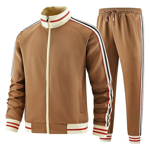 Ensemble veste et pantalon de sport de couleur havane pour homme avec logo personnalisé et bandes entièrement zippées - Product Image 2