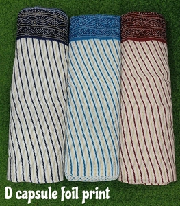 Tissu imprimé numérique en rayonne douce idéal pour les robes personnalisées, les vêtements d'événements et les créations de décoration intérieure élégantes - Product Image 1