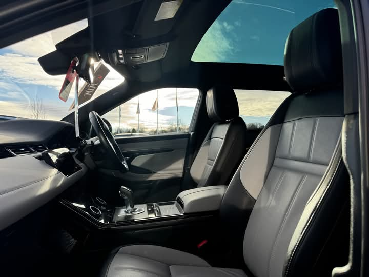 CHECK OUT OUR LATEST PRE OWNED 2025 LAND ROVER RANGE ROVER EVOQUE 2.0 D180 MHEV 1ST EDITION SUV