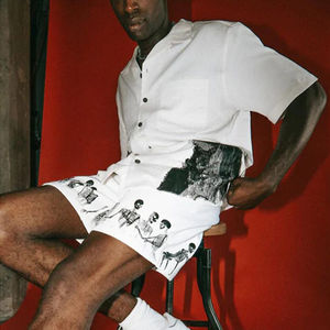 Impression personnalisée Chemises graphiques personnalisées Chemises décontractées DTG imprimées pour hommes Streetwear Chemise noire et blanche boutonnée - Product Image 3