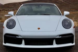 Porsche 911 Turbo S Coupé d'occasion propre, modèle 2022 - Product Image 5