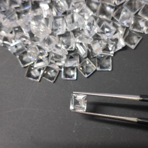 โทแพซสีขาวธรรมชาติ 5 มม. ทรงสี่เหลี่ยมเจียระไนแบบสเต็ปคัต คุณภาพดีที่สุด สำหรับทำเครื่องประดับ - Product Image 1