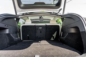 2023 Tesla โมเดล Y มอเตอร์คู่ระยะไกล7-Seater ซีดานไฟฟ้าแบตเตอรี่อัตโนมัติลิเธียมไม่มีการปรับเปลี่ยน - Product Image 2