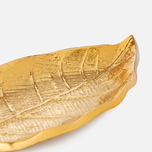 Plateau à bijoux décoratif feuille d'or artisanal élégant Accent de décoration intérieure - Product Image 2