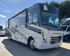 รถบ้านเคลื่อนที่ Miramar 35.2 Rvs Camper Motorhomes Travel Trailer ปี 2020 2022 2023 2025 2024 ยี่ห้อ T-h-o-p-r M-o-t-o-r C-o-a-c-h - Product Image 2