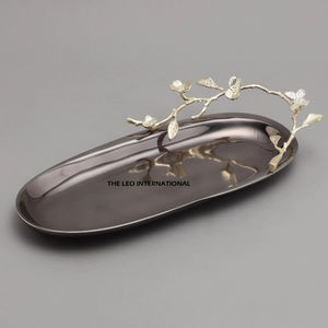 Bandeja de servicio creativa de estilo moderno con mango en forma de hoja de aluminio de forma ovalada de Metal - Product Image 1