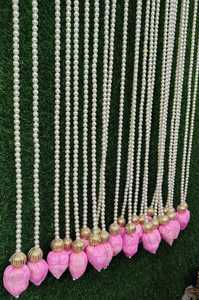 Cuerdas colgantes de pared florales para decoración de fiesta Pearl Lotus Bud Fondo de boda para Haldi Mehndi Stage para Navidad Back School - Product Image 3