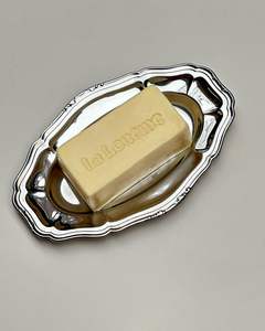 Plat de service pour beurre en acier inoxydable écologique pour usage domestique, récipient pour fromage et fromage blanc avec emballage en carton - Product Image 4