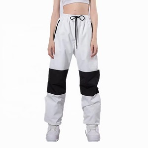 Pantalones de chándal de ropa personalizada sueltos holgados de pierna ancha de nailon ligeros a prueba de viento Unisex Vintage Cargo Pantalones de mujer Pantalones - Product Image 2