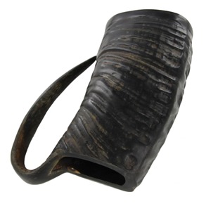 Tasse traditionnelle en corne de Viking avec base en bois | Cadeau de verres nordiques fabriqués à la main pour vos amis. - Product Image 2