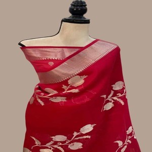 Sari VASTRA COTTAGE de Algodón Muga Suave de Primera Calidad con Tejido de Pato, Borde de Zari con Diseño de Loto en Toda la Prenda, Blusa con Tejidos de Loto en Contraste - Product Image 4