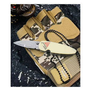 Couteau de poche pliant de chasse en acier Damas personnalisé avec gravure en lame d'acier Damas, manche en os - Product Image 3