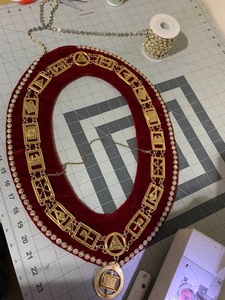 REGALIA MASONIC ROYAL ARCH MARK MASTER COLLAR CADENA DE METAL RESPALDO TERCIOPELO ROJO + JOYA GRATIS - Product Image 6