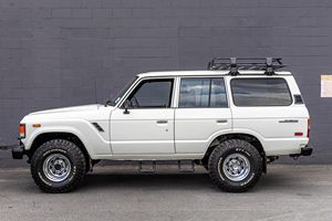 Offre Exceptionnelle : LandCruiser 4x4 SUV 1985, Diesel, Transmission Manuelle, Parfait État de Fonctionnement, Meilleure Offre, Choix Premium - Product Image 4