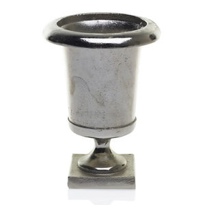 Vase en aluminium poli miroir avec finition argentée parfait pour une décoration de vaisselle élégante - Product Image 1