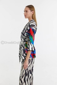 แฟชั่นผู้หญิงฤดูร้อนชุดเดรสสั้นทรงเอคอวีแขนบอลลูนพร้อมข้อมือยืดหยุ่นชุดเดรสรายละเอียดคุณภาพดีที่สุด - Product Image 2