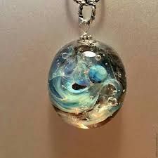 Nackles en résine Creative Handmade Glowing tradition neackles Dans l'unique Dark Blue Sky Clouds Resin Luminous Necklace For Women - Product Image 5