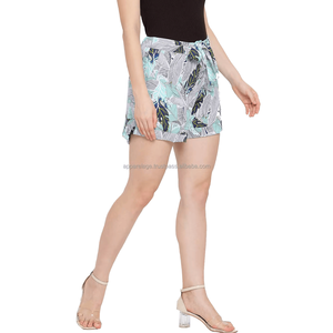 Pantalones cortos de entrenamiento sin costuras personalizados de cintura alta para mujer, pantalones cortos transpirables para gimnasio, Yoga, ciclismo con botón y decoración de flores - Product Image 6