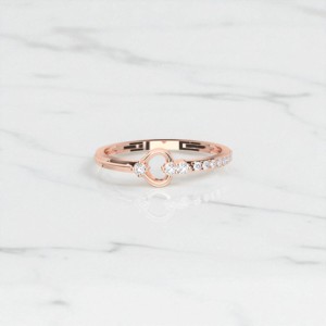 Juego de puntas de diamante de corte redondo de moissanita de 0,11 quilates, anillo simbólico elegante Floral hecho en platino para ella - Product Image 6