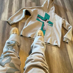 Ensemble de survêtement imprimé bouffant personnalisé de haute qualité Sweat à capuche imprimé DTG avec pantalon de survêtement évasé à bord d'ourlet brut pour le jogging d'hiver - Product Image 3