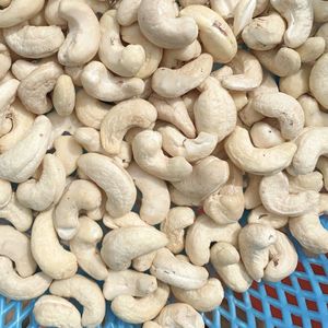 Wholesales Vietnam Cashew <b>Nuts</b> In Vietnam Cashew <b>Nuts</b> Commercial Quality Cashew <b>Nut</b> <b>Kernel</b> Ww320 Ww240 OEM, ODM - Product Image 1
