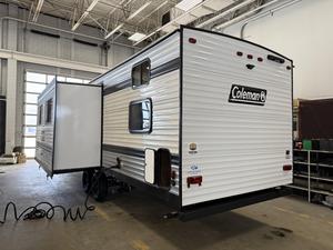Trending Used 2025 Keystone1 Cole8man 27B Camper Rvs Motorhomes Travel <b>Trailer</b> - Product Image 4