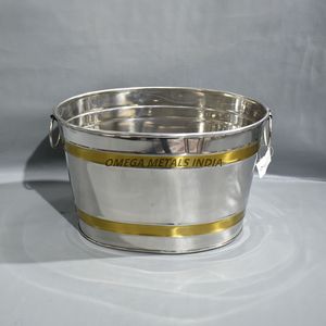 Seau à glace minimaliste en acier inoxydable avec grand miroir argenté et accessoire de bar de qualité supérieure pour rassemblements élégants - Product Image 6