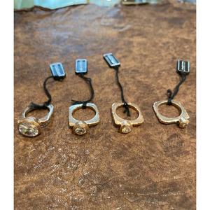 Fabriqué en Italie, bague solitaire unique pour femme, artisanale, avec pierre. - Product Image 5