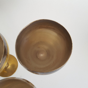 Cáliz de iglesia de metal clásico en oro brillante y acabado plateado perfecto para beber elegante y accesorios de metal para bar - Product Image 5