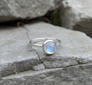 Anillo de Plata de Ley 925 con cabujón redondo Arco Iris Piedra lunar Anillos finos - Product Image 6