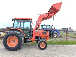 Pour tracteur de fiabilité Kubota M5700 pour l'agriculture quotidienne avec pompe et moteur à composants de base - Product Image 4