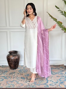 <b>Pink</b> Colored Designed Punjabi Fashioned Indian Reception Special Shalwar Suit Sharara for Women - Product Image 5