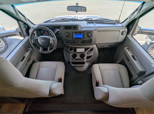 Camping-car de luxe d'occasion Gulf Stream Conquest 6238, abordable, modèles 2024, 2023, 2022, 2021, idéal pour le camping - Product Image 3