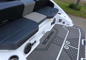 Bateau à moteur rouge, coque en aluminium, bateau de sport nautique, bateau de pêche, bateau de loisirs - Product Image 2