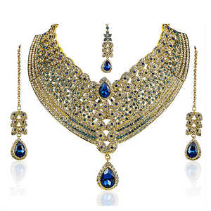 Parure de bijoux Mithya Collier en pierre plaquée or avec Maang Tikka - Product Image 1