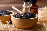 Fournisseur indien de sésame noir 100% naturel pour applications ayurvédiques, culinaires et industrielles, disponible à un prix abordable