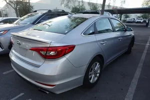 2016 Hyunda Sonata SE - Product Image 2
