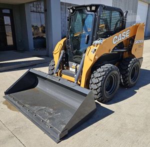 Equipo de Trabajo Pesado para Minicargadora SR210B con Motor Kubota, Alta Eficiencia y Rendimiento Confiable para Contratistas - Product Image 2